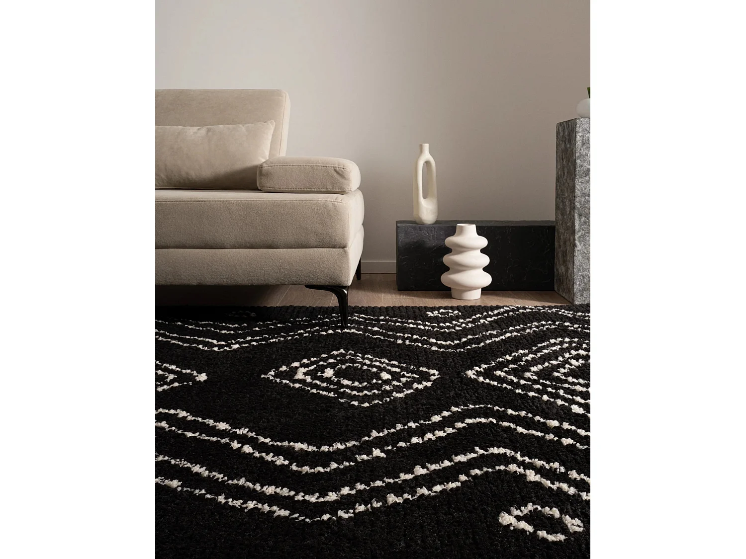 Tappeto shaggy  240x305 nero Frauenfeld Vaiana