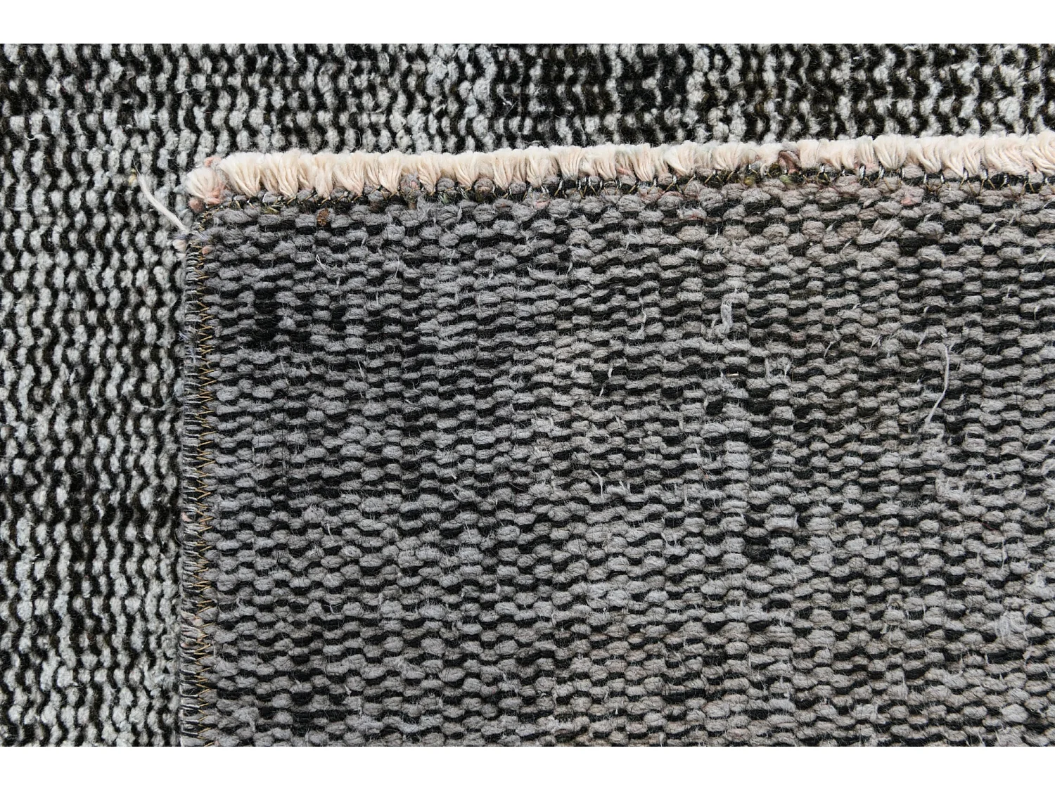 Tapis de laine 170x262 noir Ultra Vintage