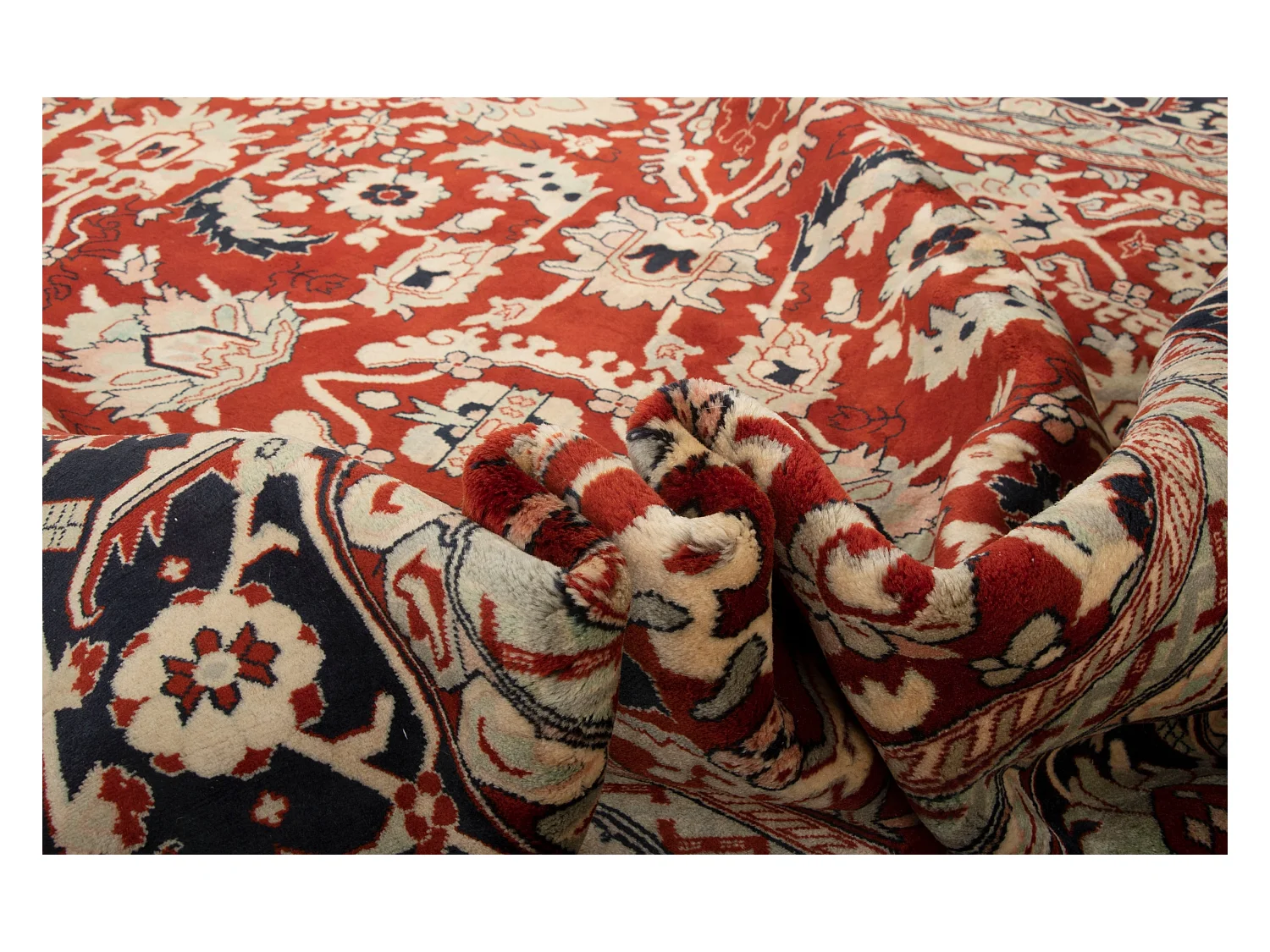 Woltapijt 301x255 Rood Tabriz