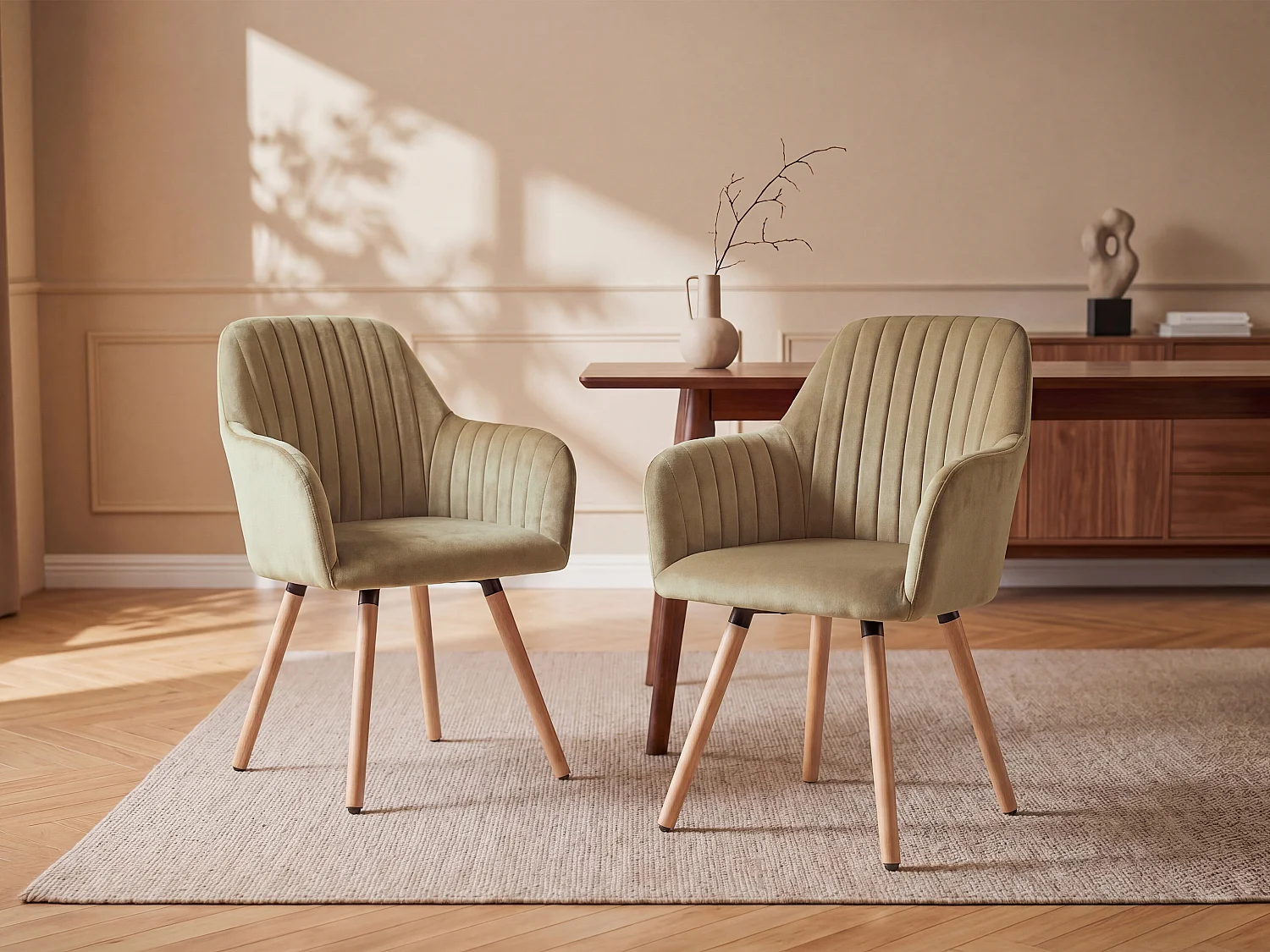Lot de 2 chaises avec accoudoirs en velours et pieds bois de hêtre - Beige - ELEANA