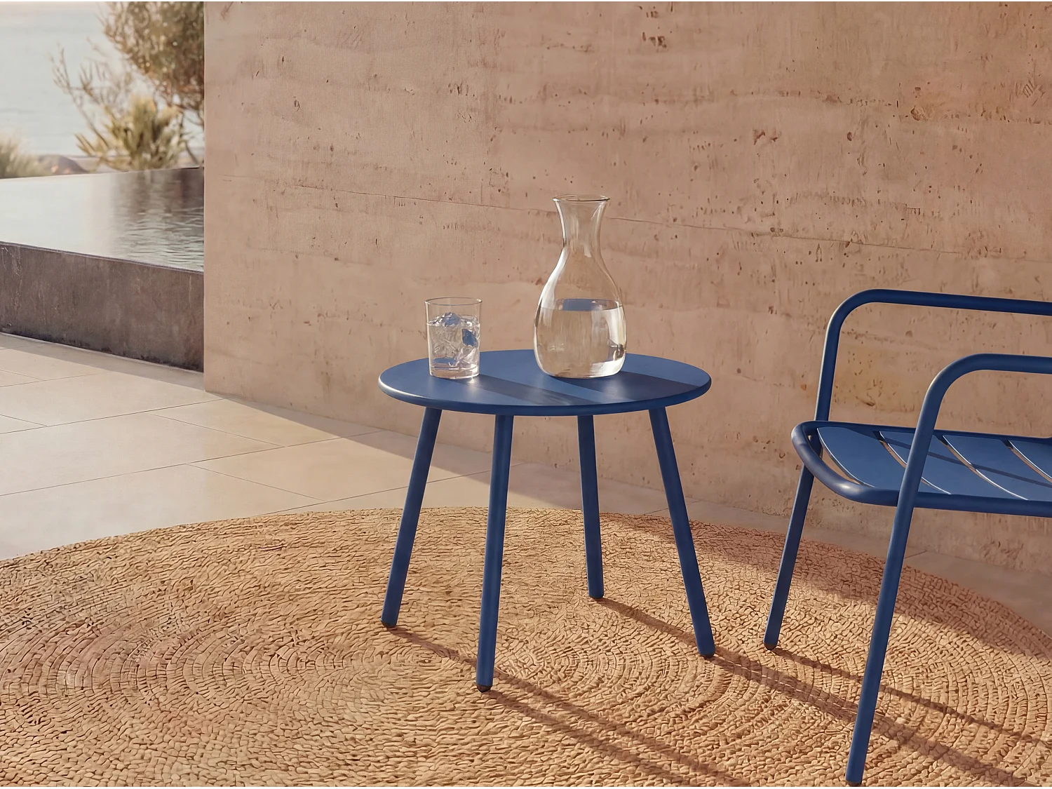 Table d'appoint de jardin en métal ronde - Bleu nuit - MIRMANDE de MYLIA