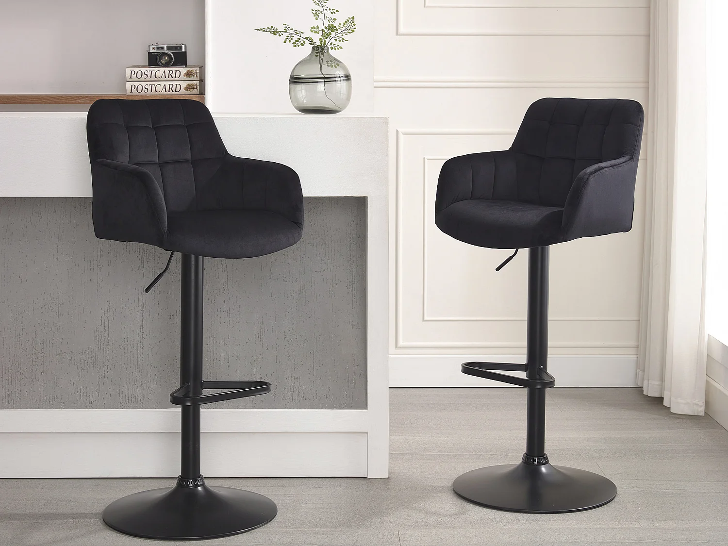 Tabouret de bar en velours et métal - Hauteur réglable - Noir - PEGA de Pascal MORABITO