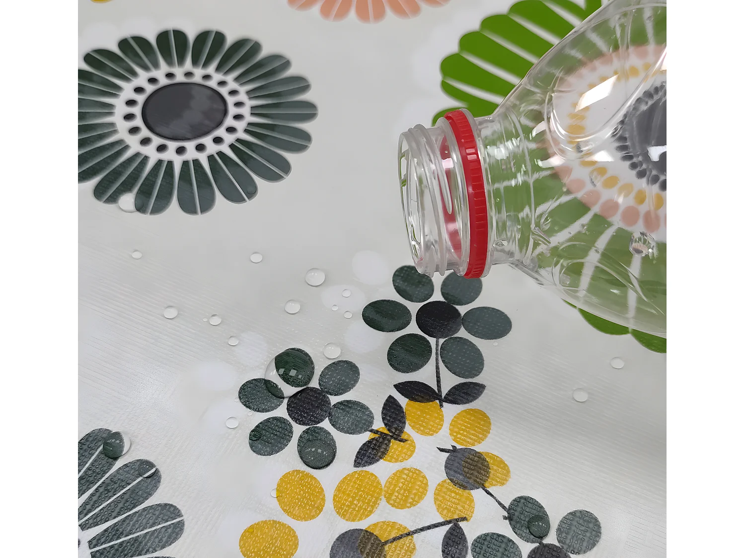 Tovaglia| Composizione PVC| Base Poliestere| Antimacchia| Foglia Cuore| Dimensioni 140X220 CM