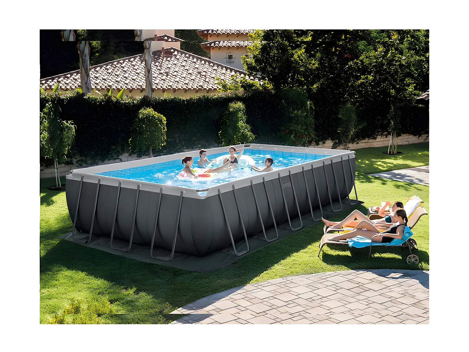 Piscine hors sol 732x366x132 cm avec pompe, échelle et accessoires