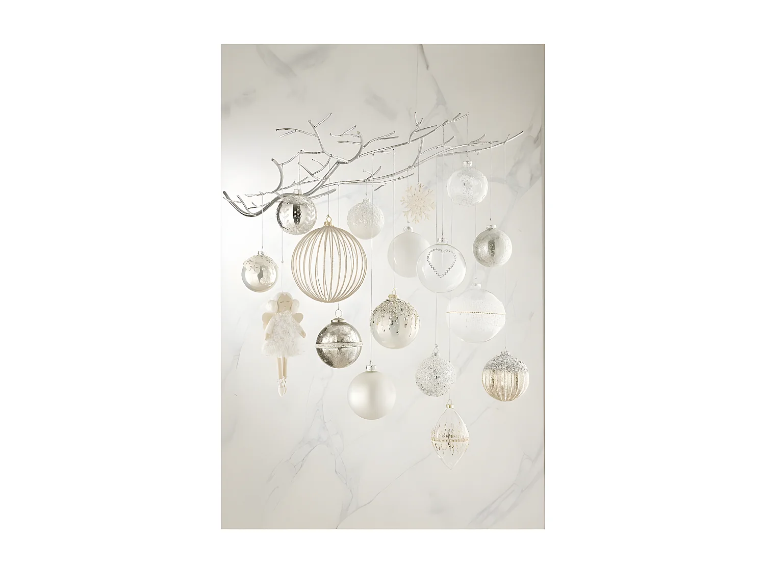 Caja de 6 bolas de Navidad de vidrio plateado de 8.5x8.5x10 cm