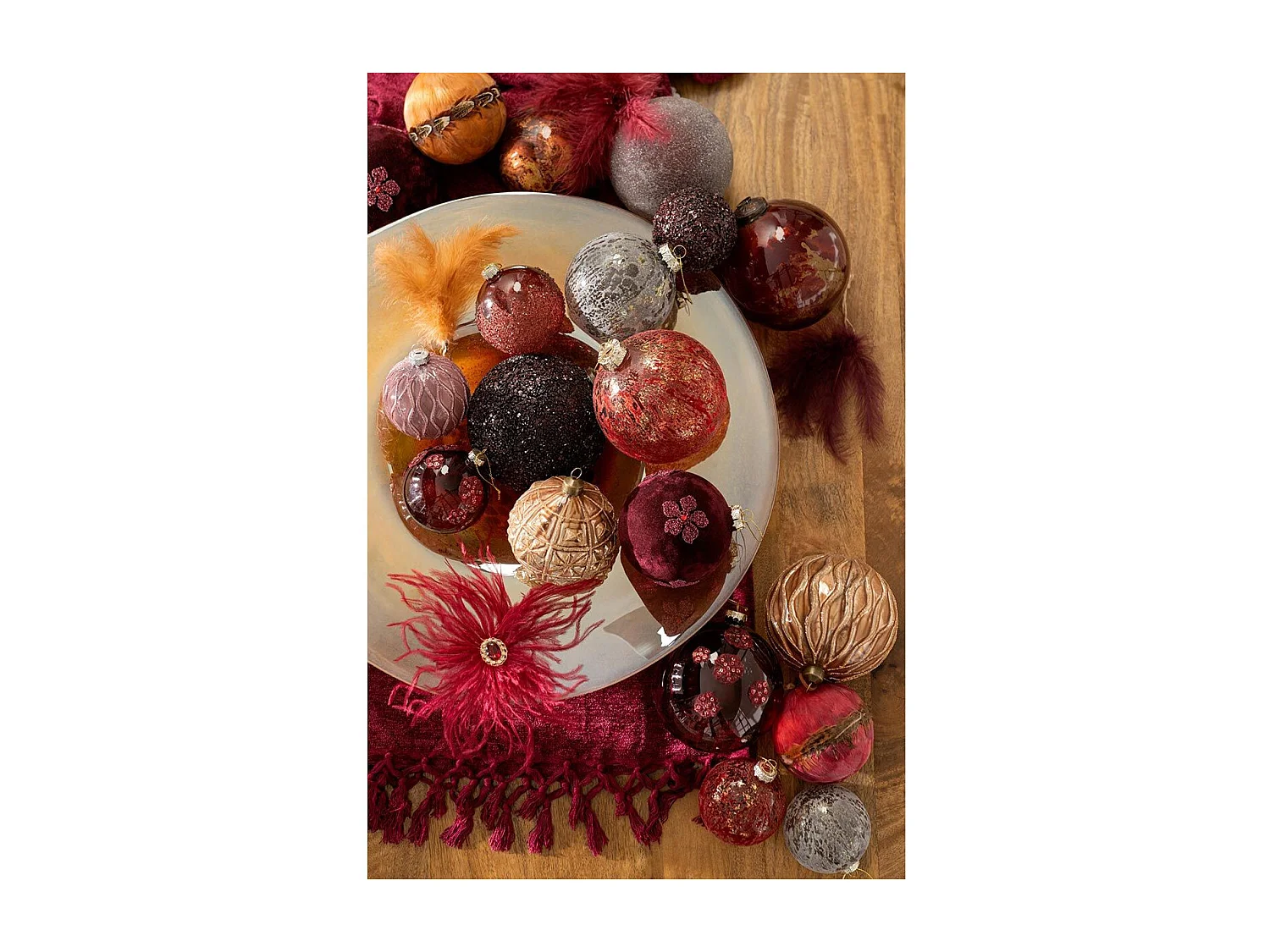 Caja de 4 bolas de Navidad de vidrio Bordeaux de 12x12x12 cm
