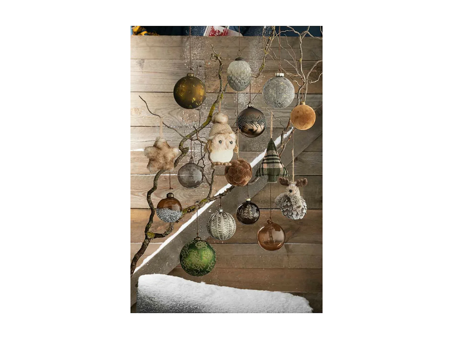 Scatola di 4 palline di Natale in vetro marrone 10x10x10 cm