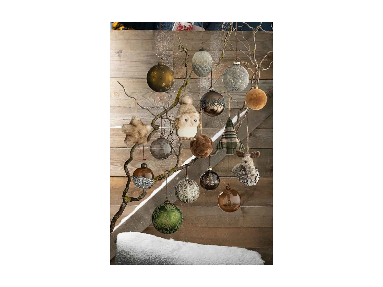 Caja de 6 bolas de Navidad de vidrio gris de 8x8x8 cm