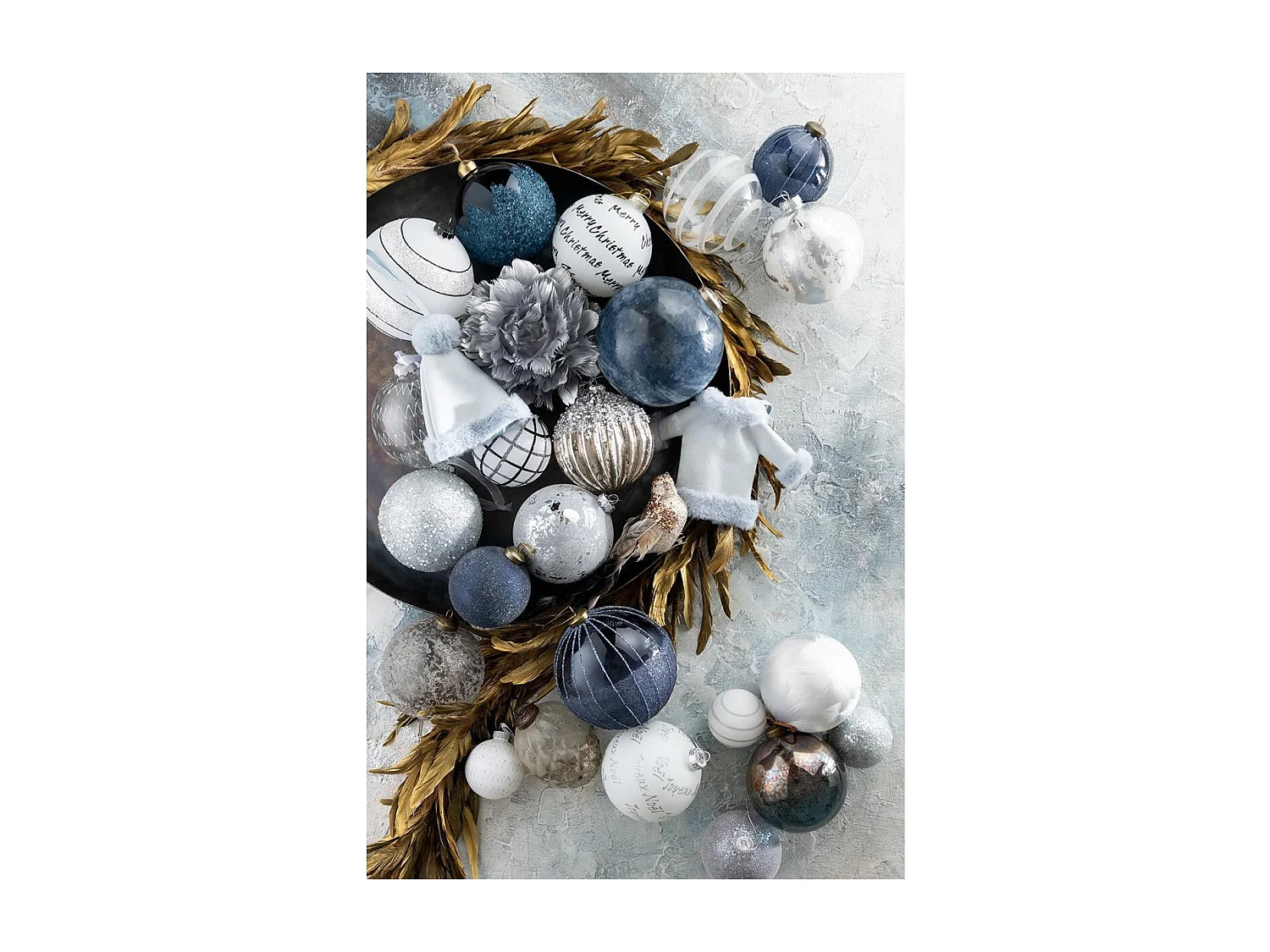 Caja de 4 bolas de Navidad de vidrio gris 10x10x10.4 cm