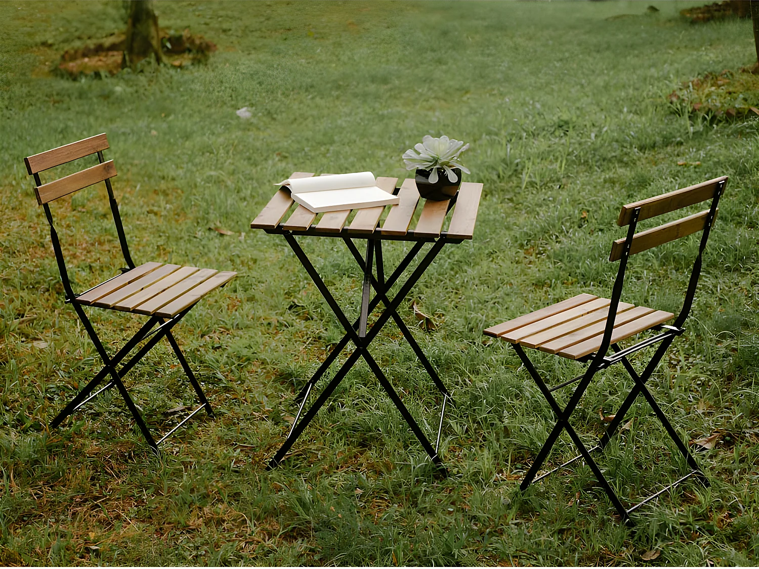 Estosa - Ensemble table basse et deux chaises de jardin modèle Bistrot