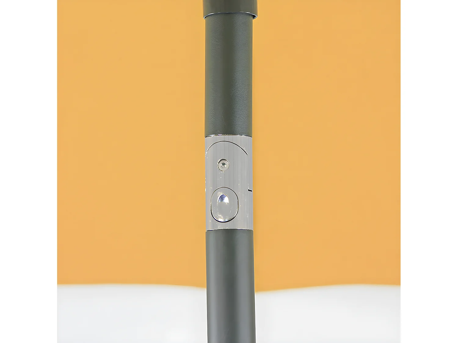 Estosa - Ombrellone da terrazza con palo centrale Atlanta giallo