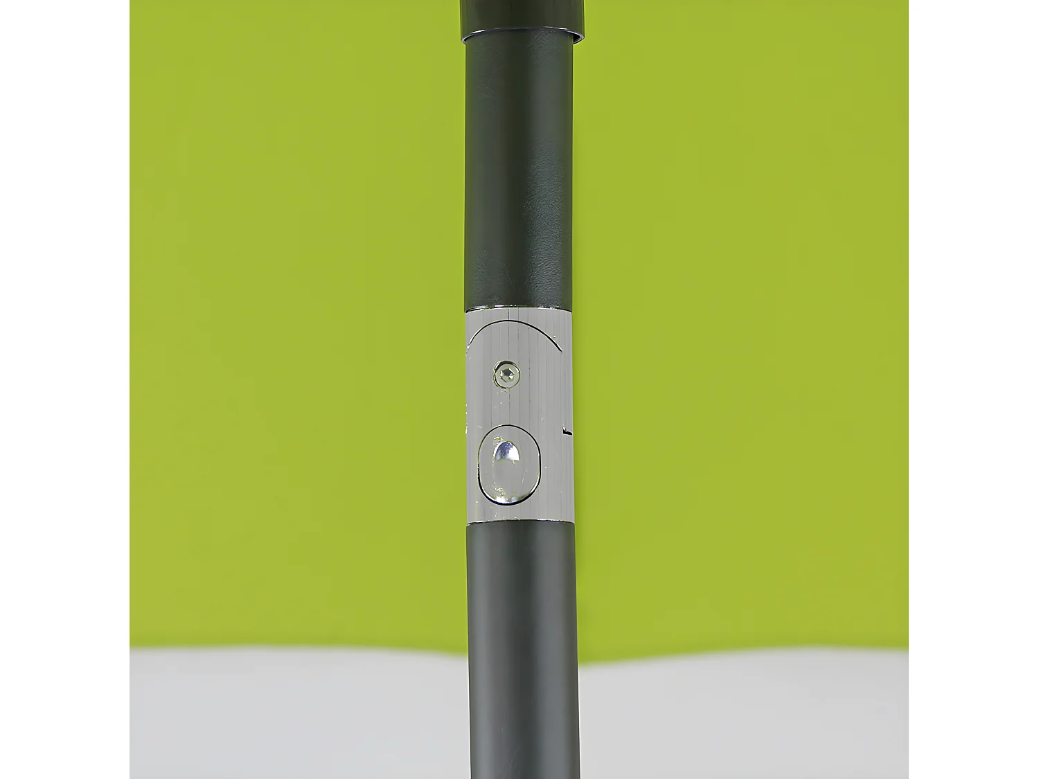 Estosa - Ombrellone per esterno con palo centrale Atlanta verde