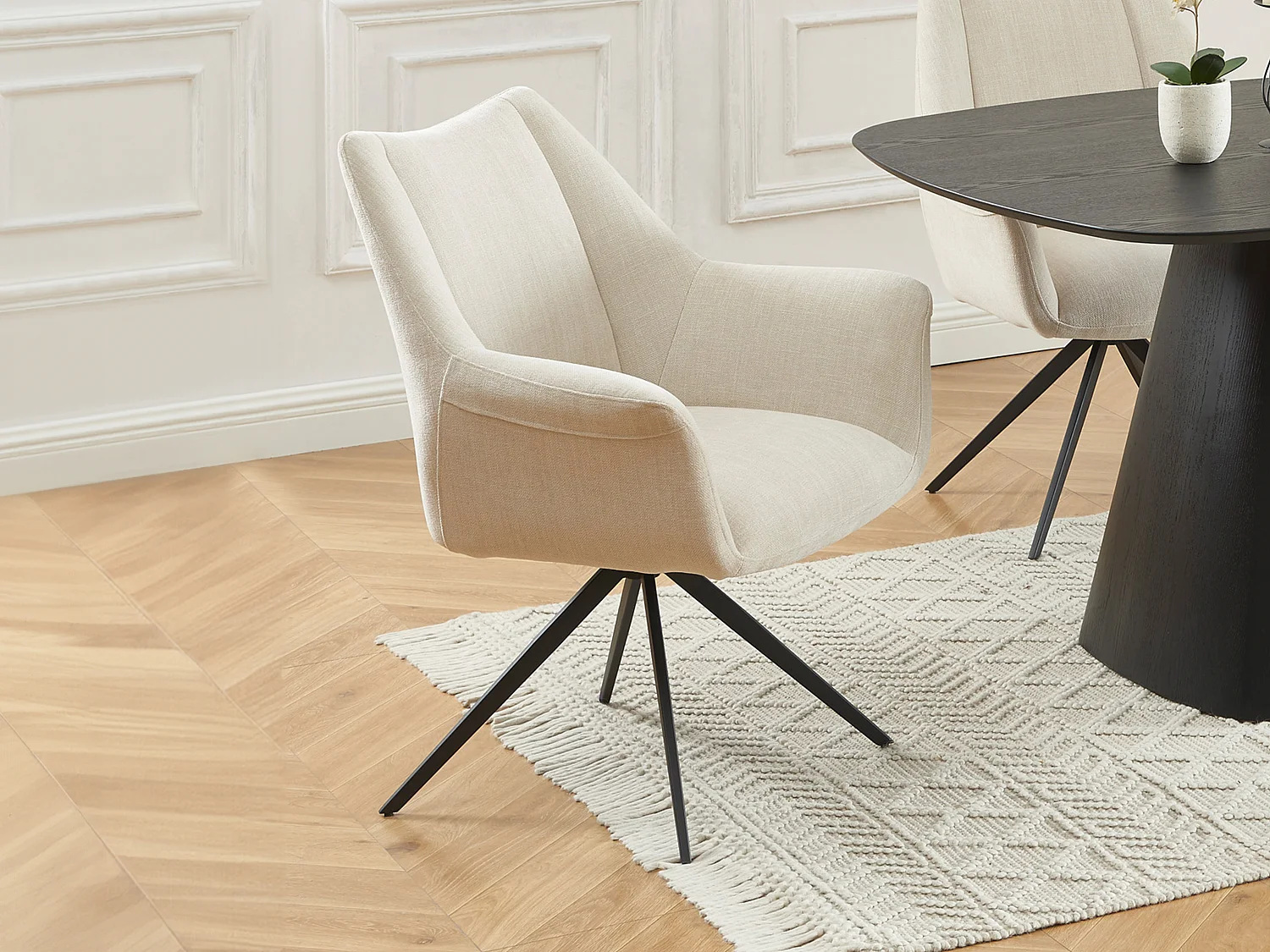 Stuhl mit Armlehnen - Stoff & schwarzes Metall - Beige - KARDESA von Maison Céphy