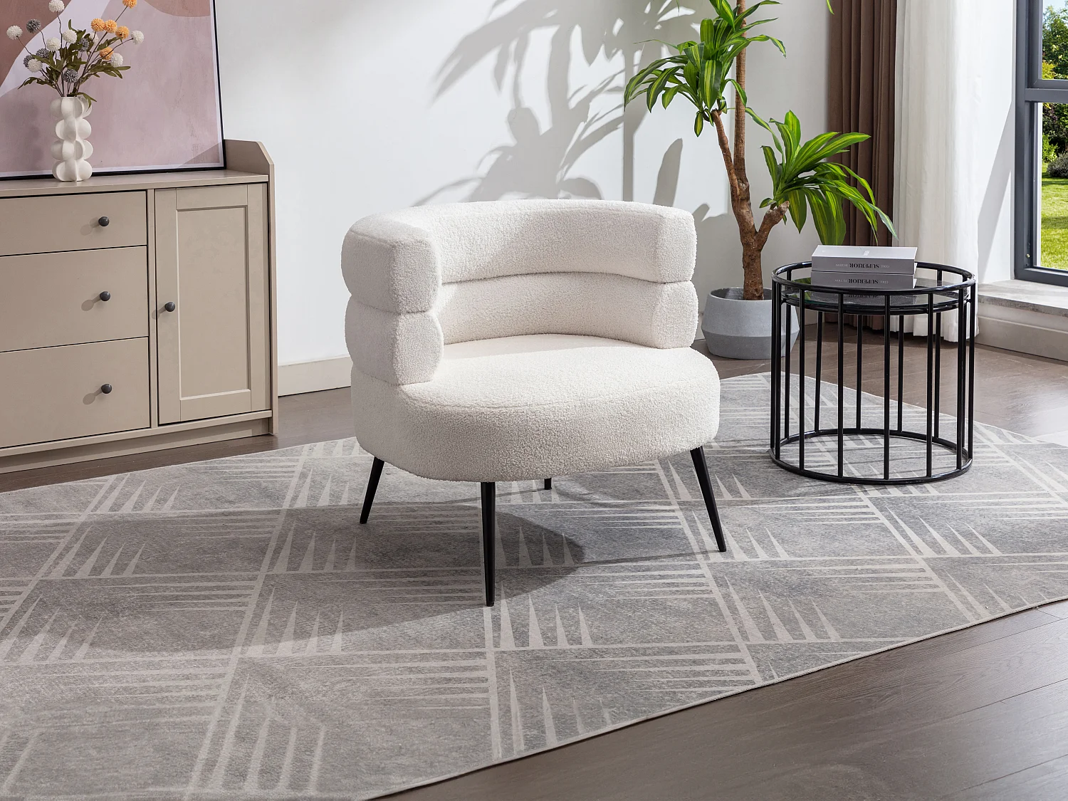 Fauteuil van witte boucléstof CAMEDO