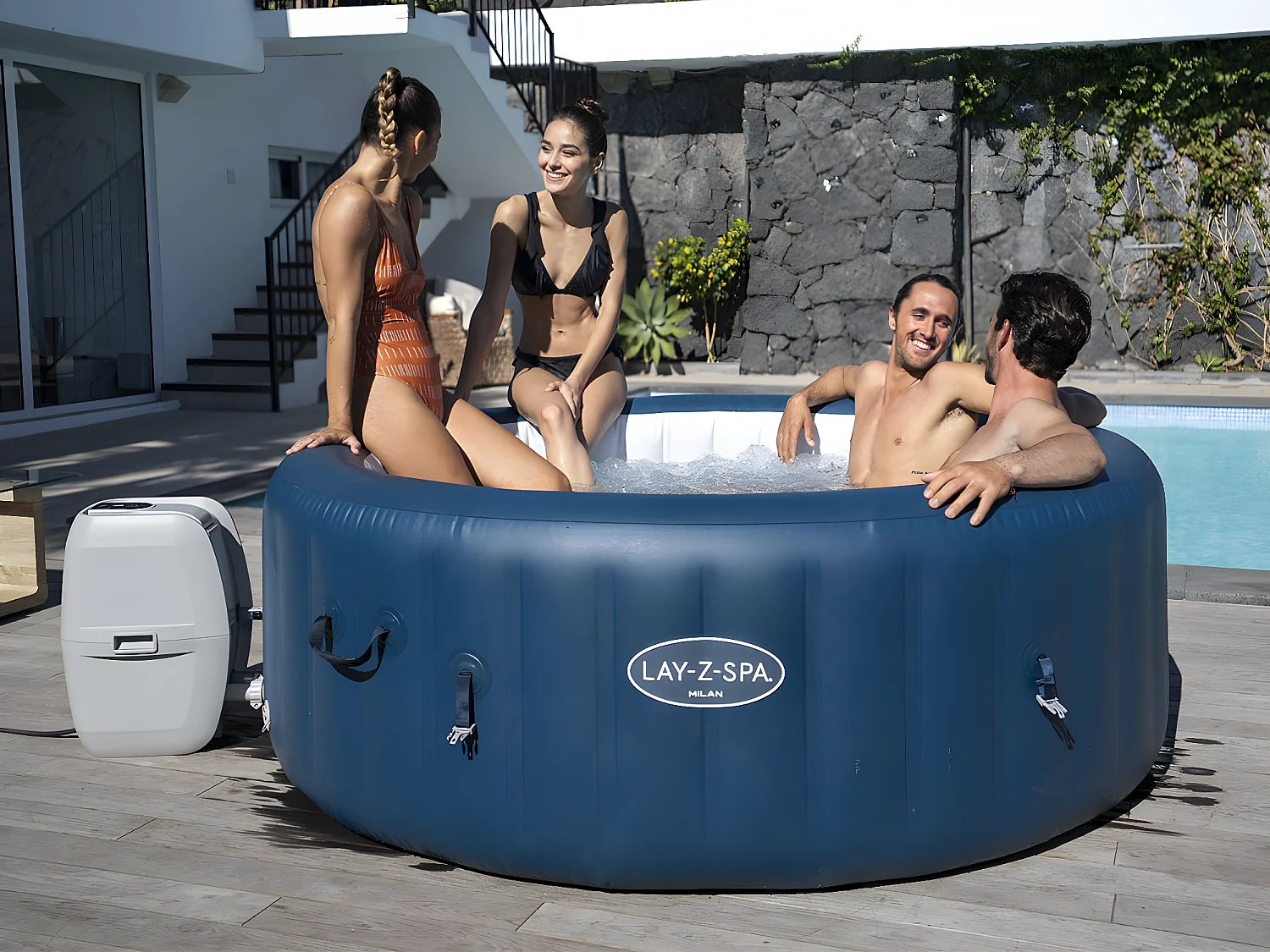 Spa gonflable Lay-Z-Spa Milan rond Airjet Plus 4/6 places - Bestway