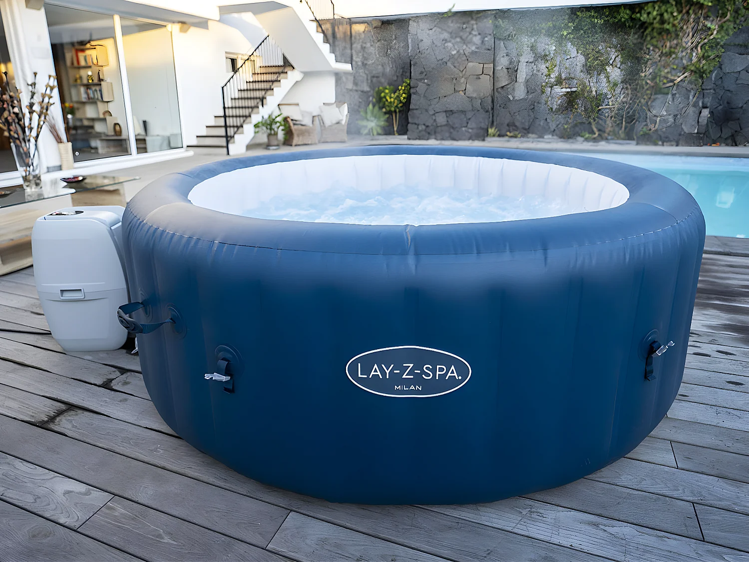Spa gonflable Lay-Z-Spa Milan rond Airjet Plus 4/6 places - Bestway