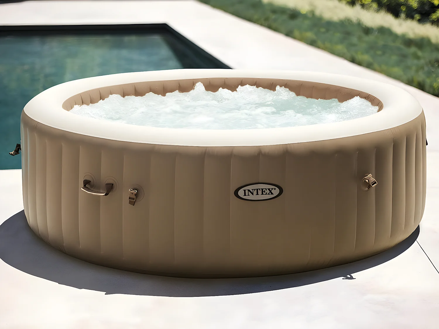 Jacuzzi hinchable Intex 1098L 6 personas con accesorios beige Ø216x71 cm