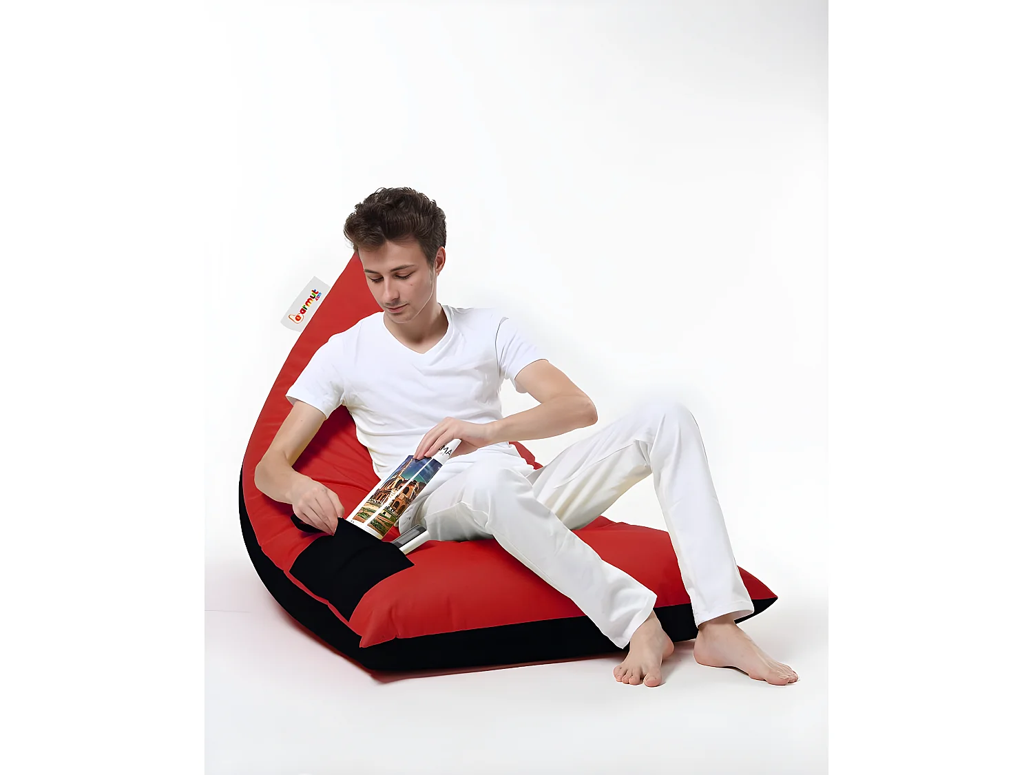 Pouf / coussin de sol triangle Gilko 90x145cm Tissu Noir et Rouge