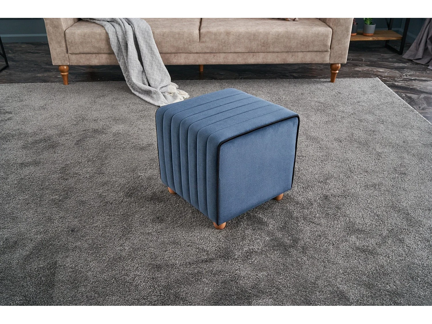 Pouf Sammy 40x40cm Velours Bleu bordure Noir