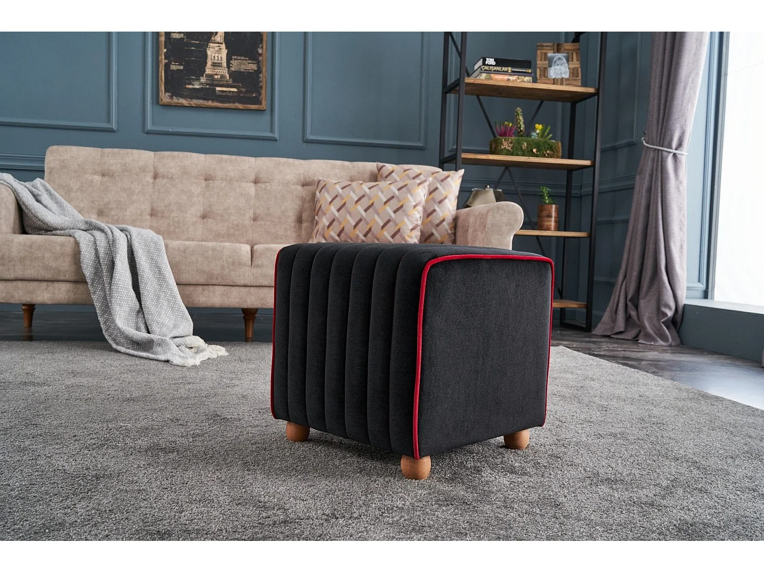 Pouf Sammy 40x40cm Velours Noir bordure Rouge