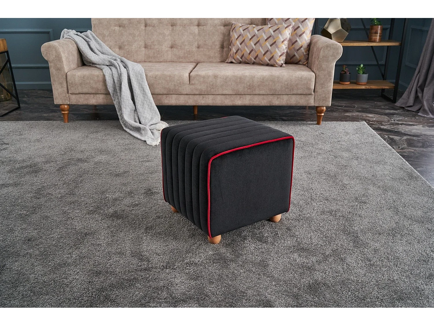 Pouf Sammy 40x40cm Velours Noir bordure Rouge