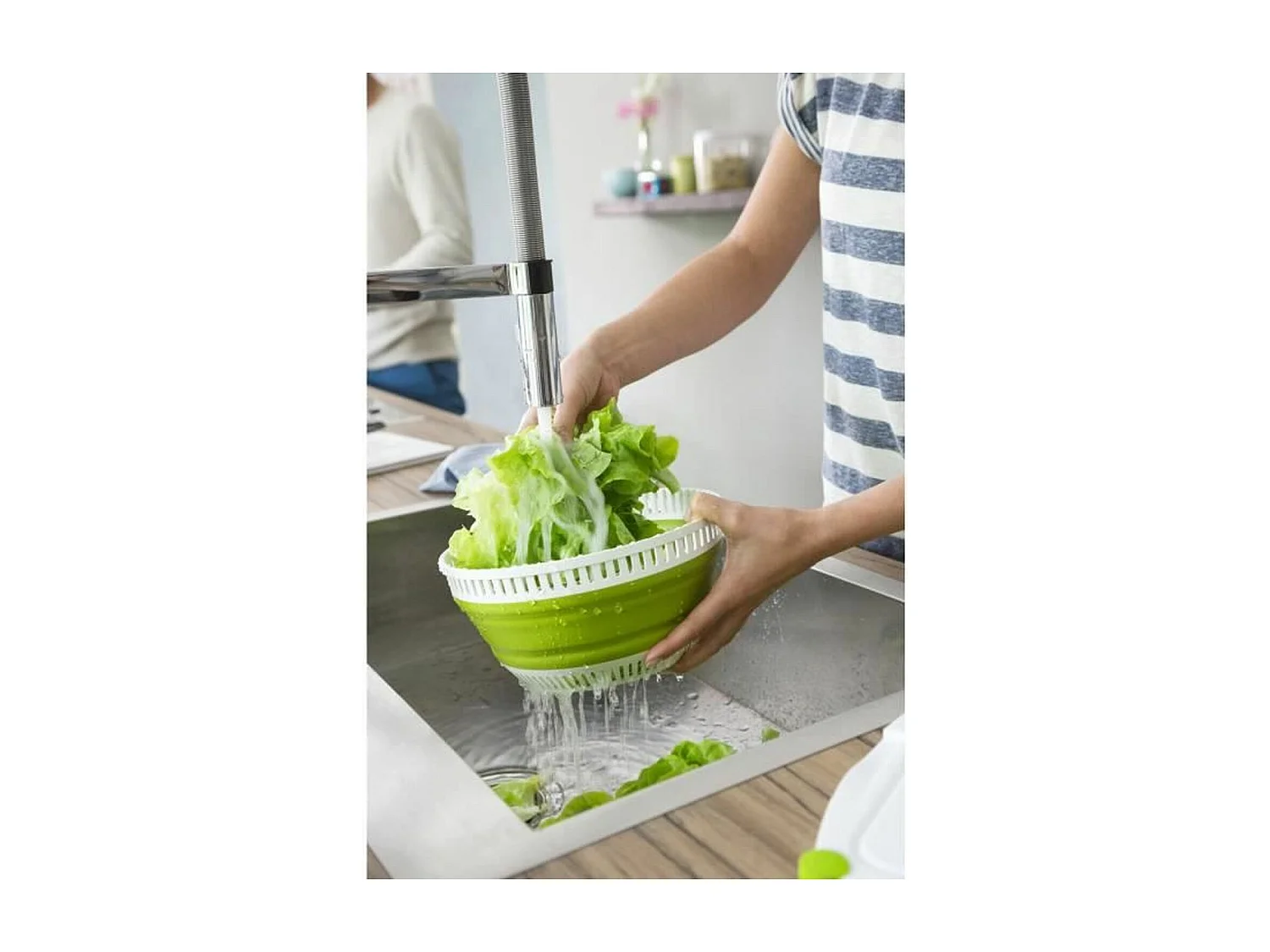 Escurridor de ensalada retráctil 4 L, antideslizante, tirador de cordón, botón de parada - Verde-blanco