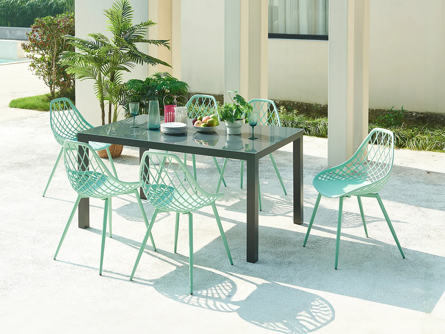 Zestaw 2 krzeseł ogrodowych z polipropylenu z metalowymi nogami - Migdałowa zieleń - MALAGA marki MYLIA