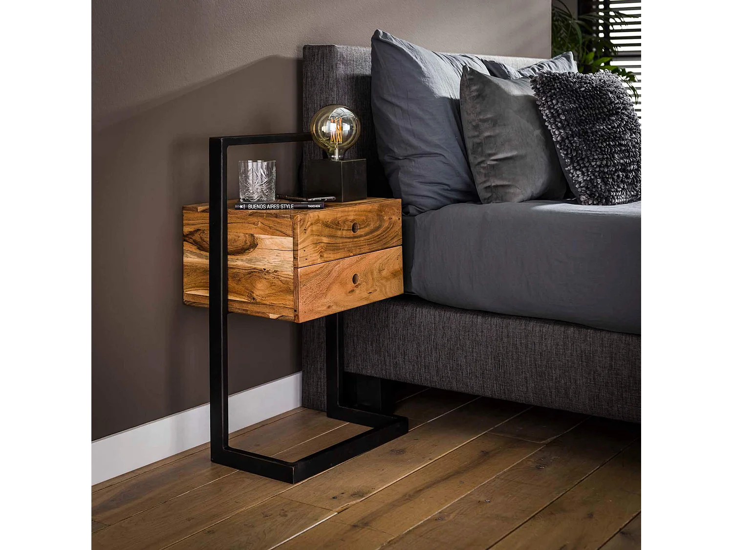 Chevet 2 tiroirs en bois massif avec cadre métallique - CH18037