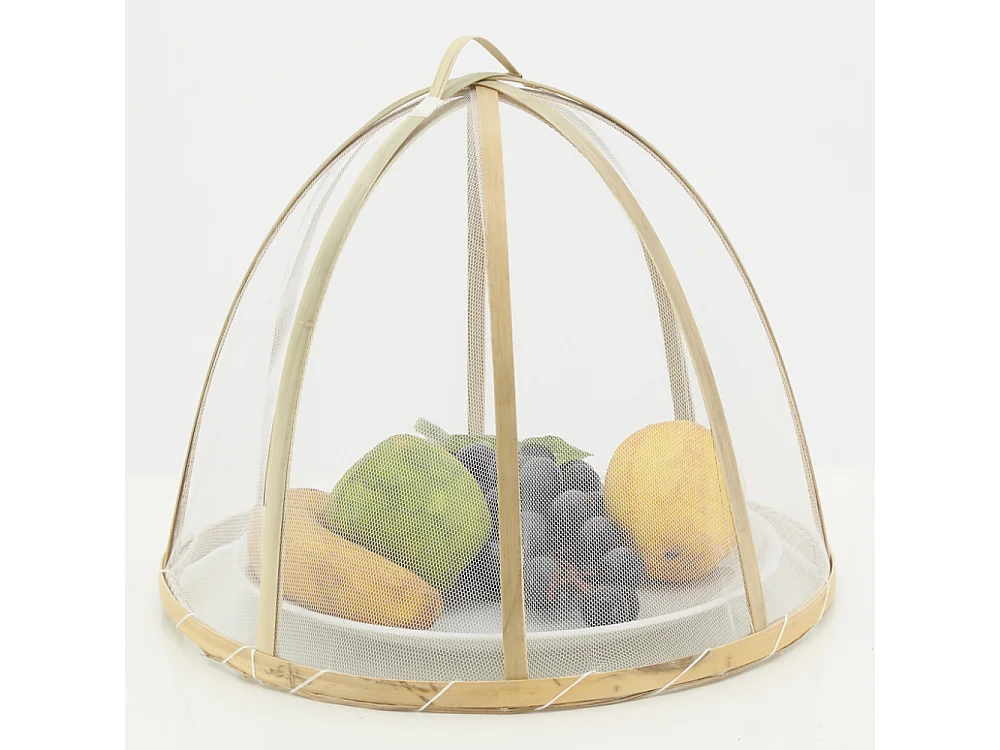 Cloche en bambou et filet blanc