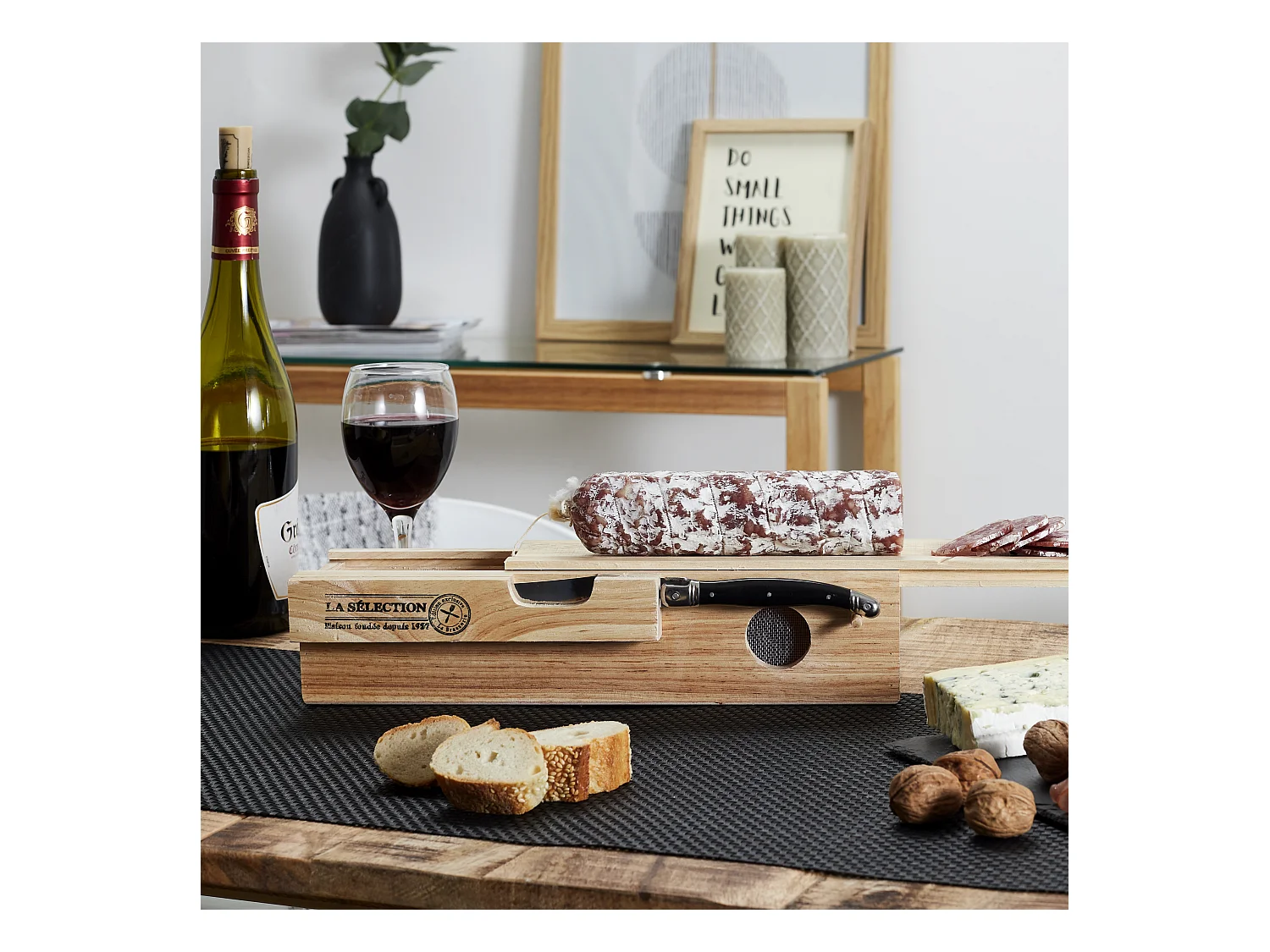 Cave A Saucisson Et Couteau Beige