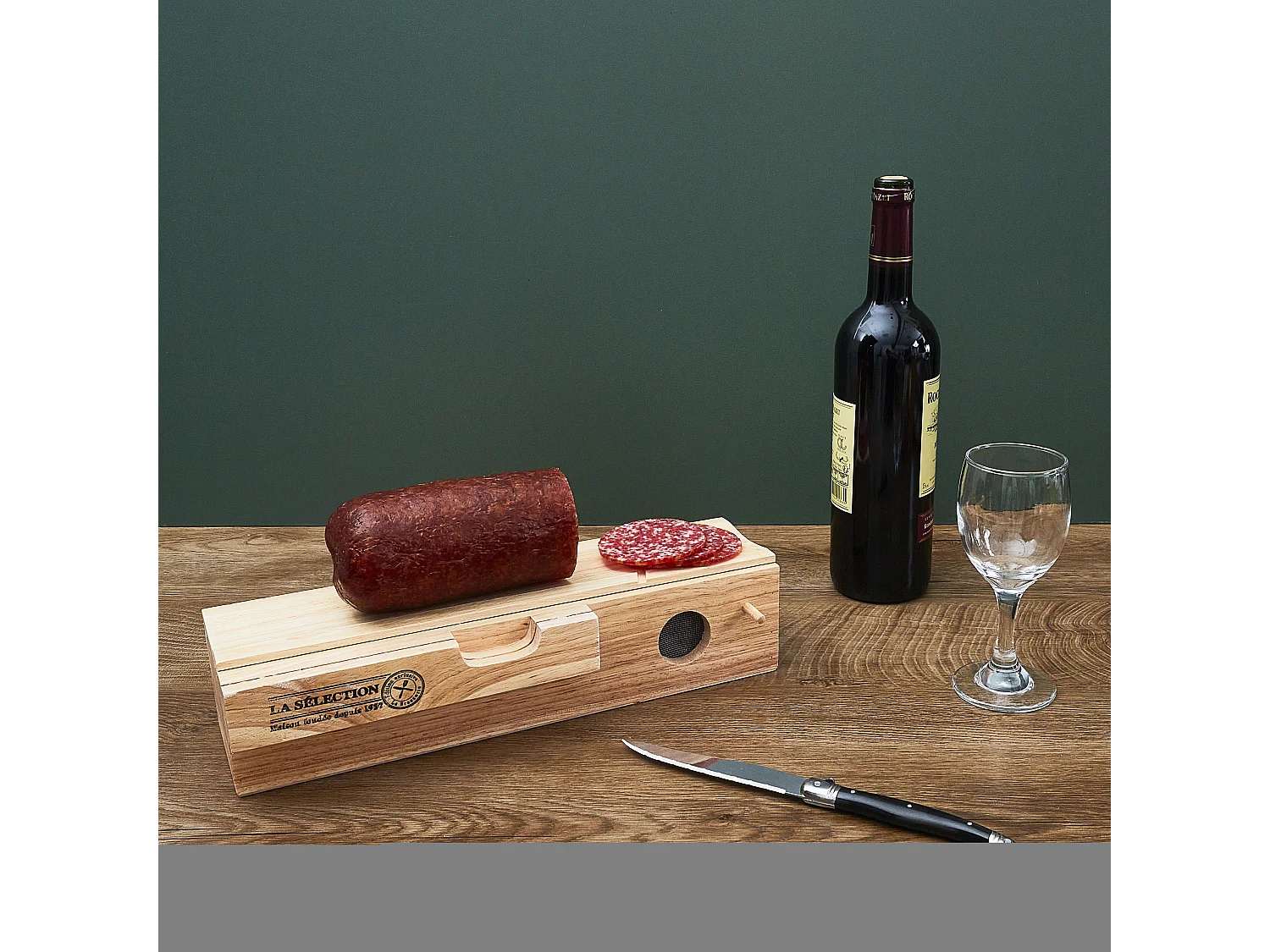 Cave A Saucisson Et Couteau Beige