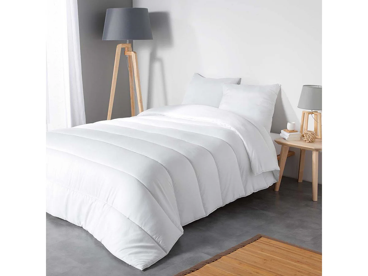 Couette Polyester "Anti Acarien" 240x260cm Blanc