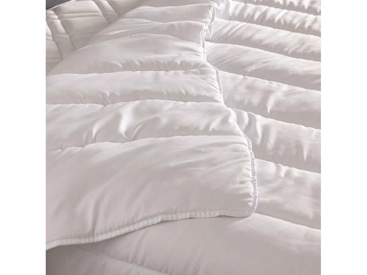 Couette Bultex hypoallergénique tempérée 300g 260x240