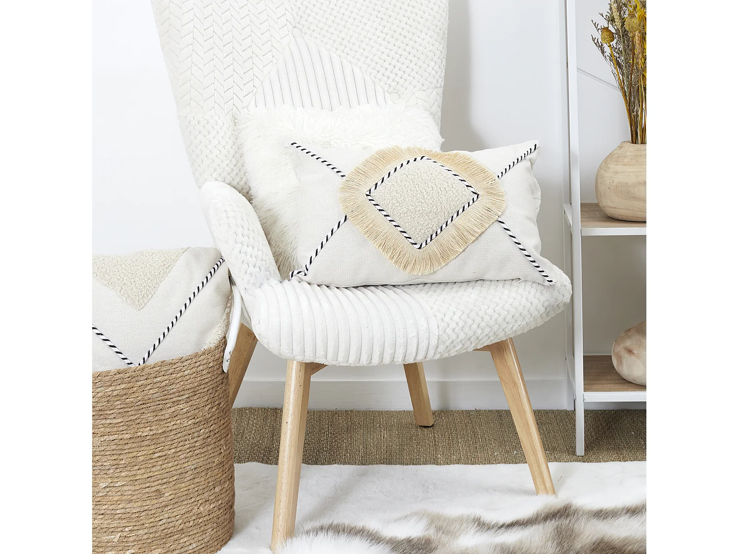 Coussin Beige Et Blanc Frange Pompons 30x50cm Beige