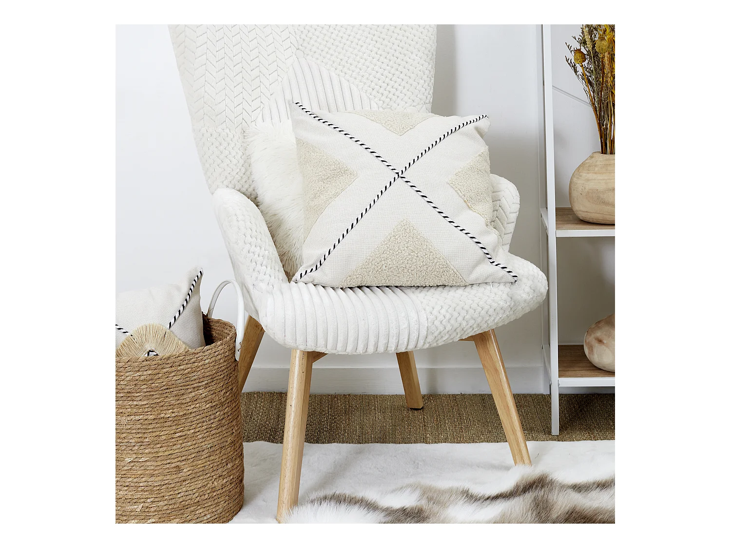Coussin Beige Et Blanc Tufte A Pompons 40x40cm Beige