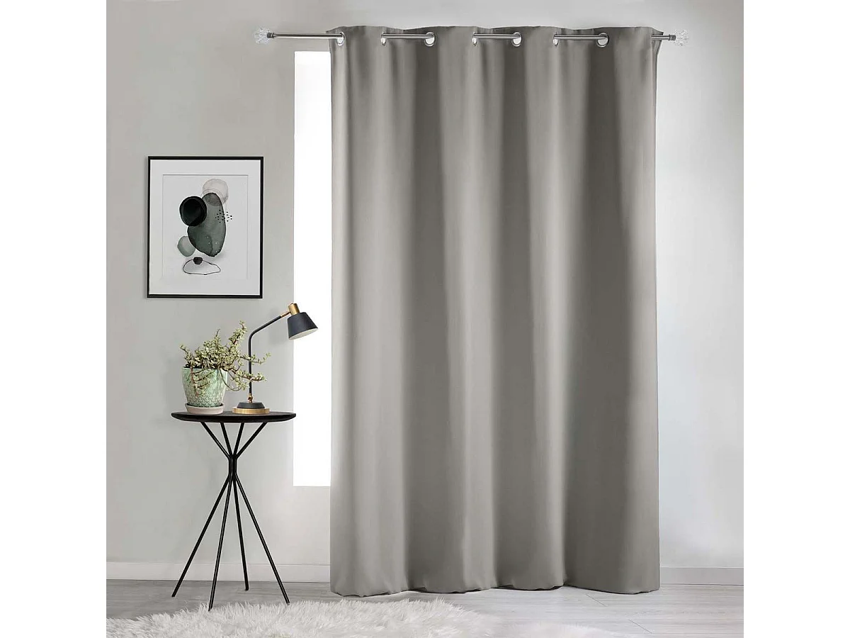 Cortina opaca lisa con ollaos 135 x 240 cm