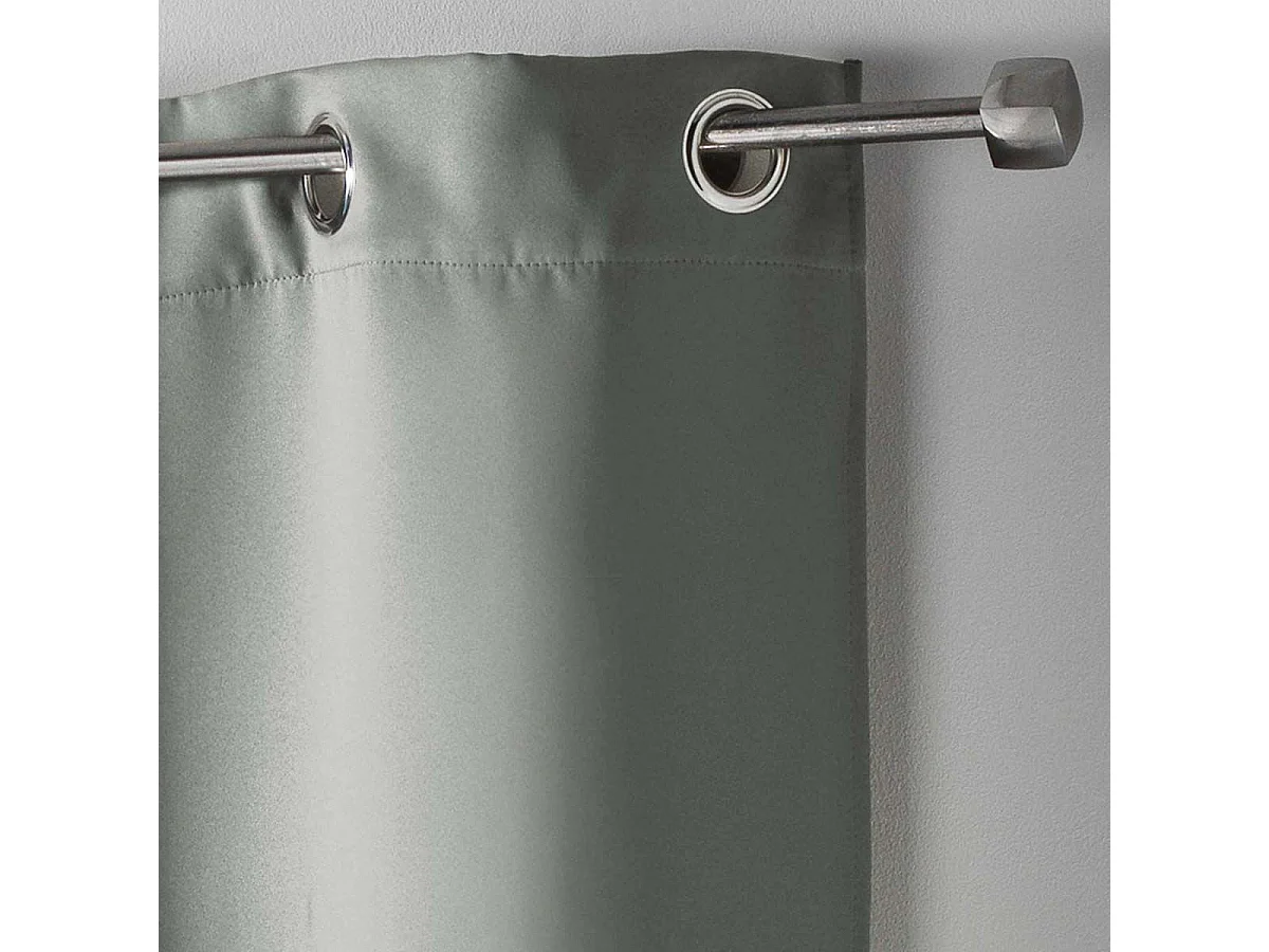 Einfarbiger Verdunkelungsvorhang mit Ösen 135 x 240 cm