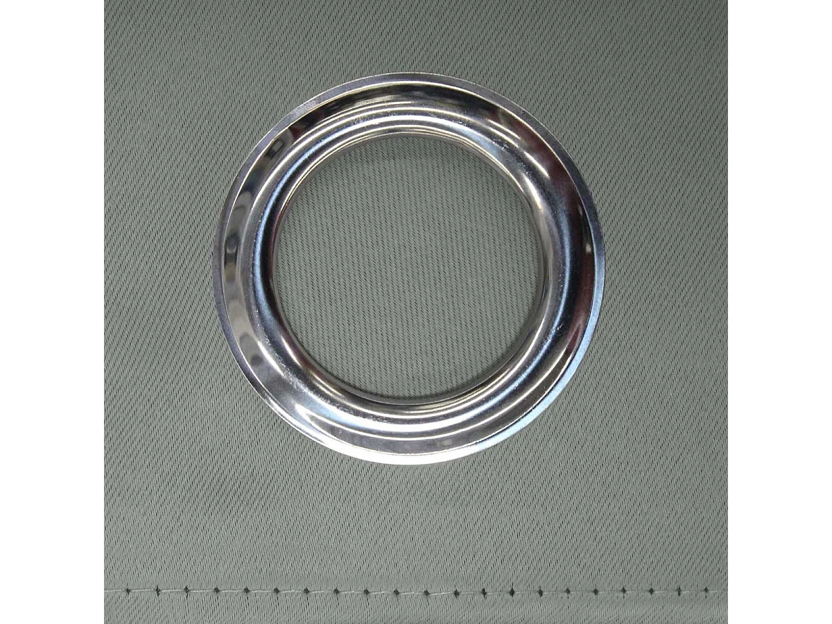 Einfarbiger Verdunkelungsvorhang mit Ösen 135 x 240 cm