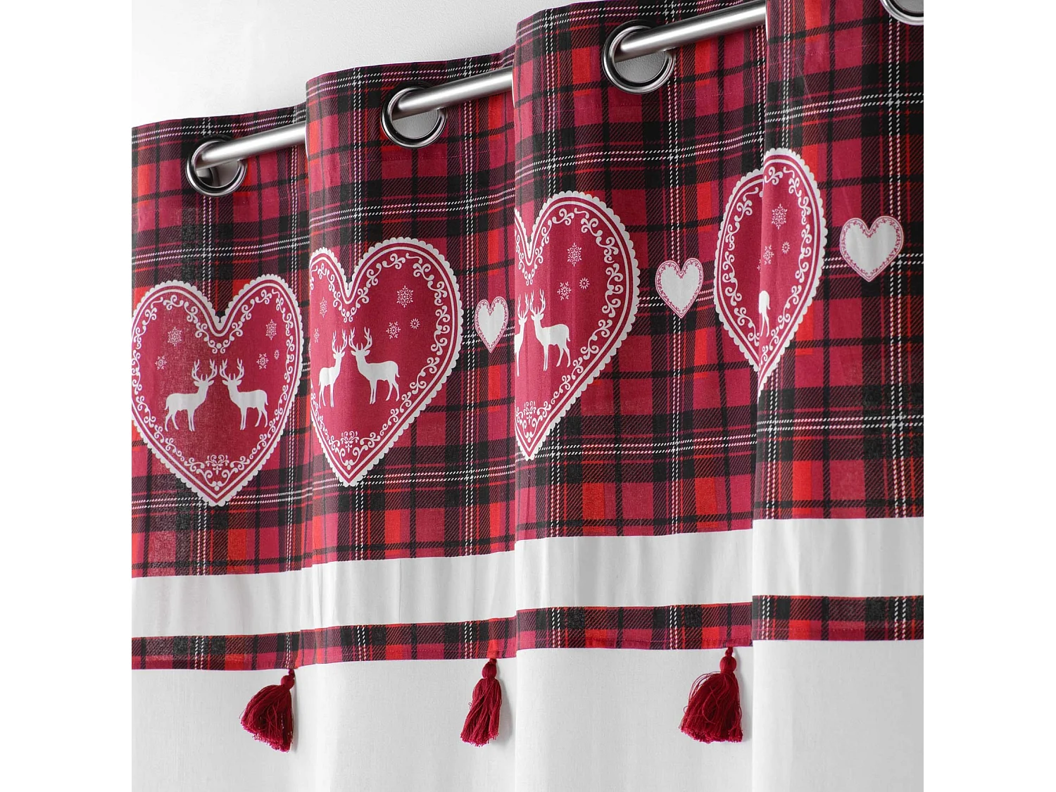 Siebter Vorhang mit karierter Verblendung 140 x 240 cm