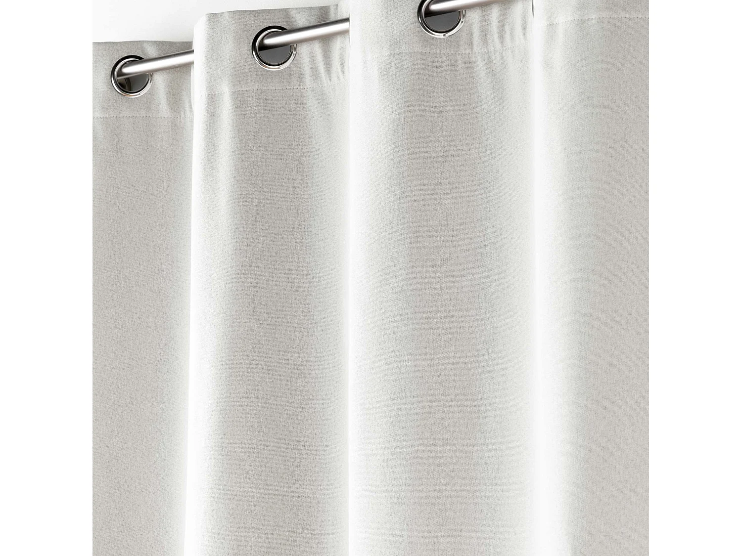 Cortina aislante con forro polar