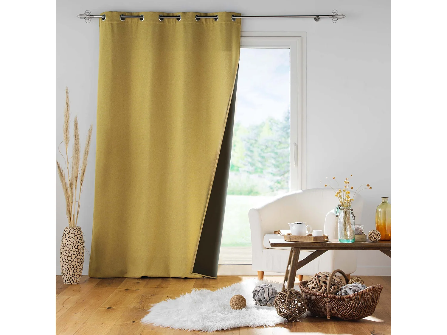 Cortina aislante con forro polar