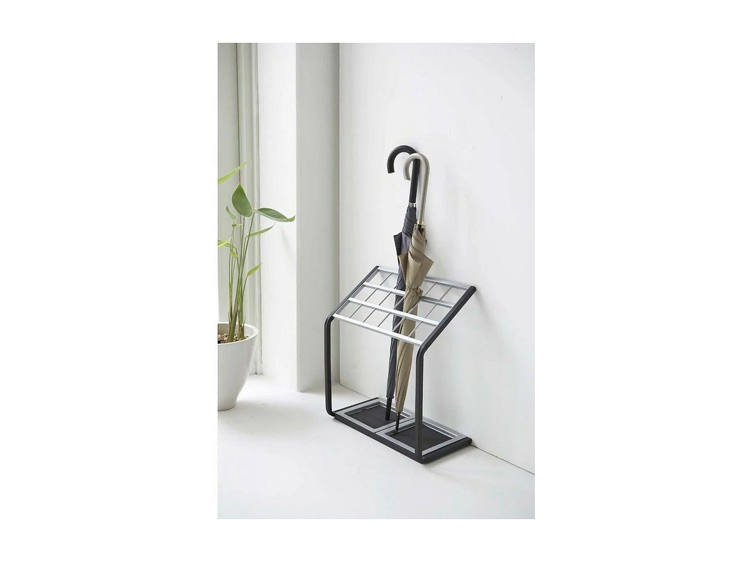 Portaombrelli in metallo