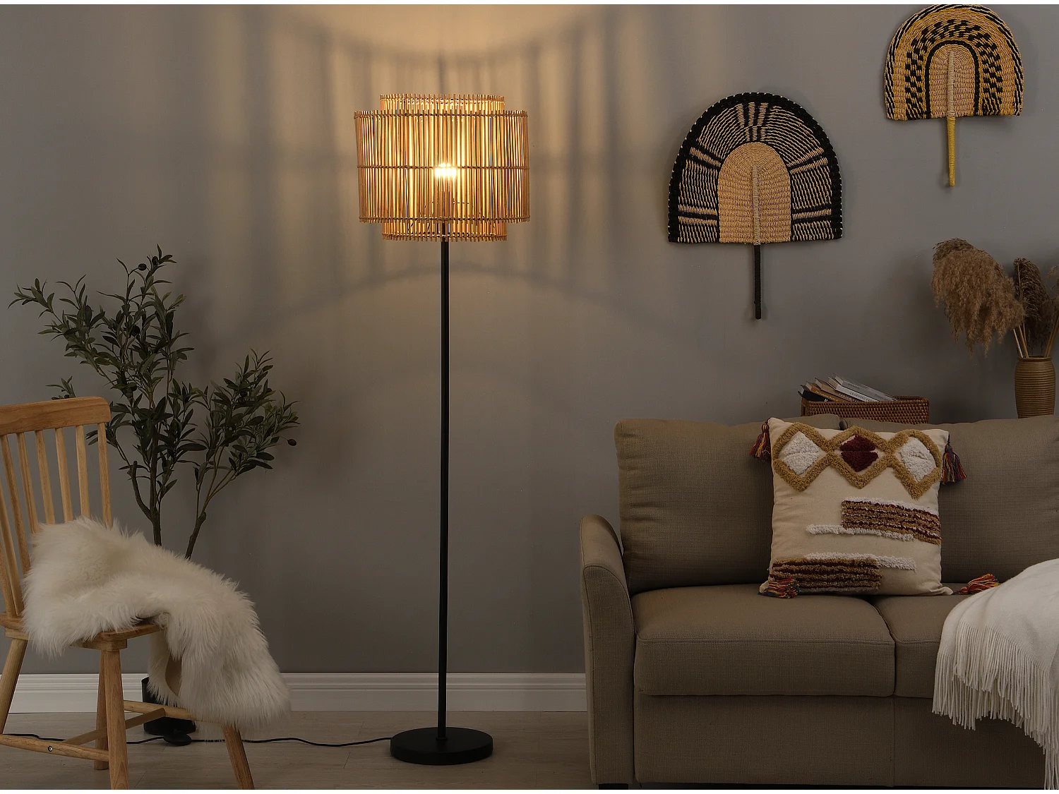 Staande lamp etnische stijl van bamboe en zwart metaal - D 40 cm x H 157,5 cm - PARANA