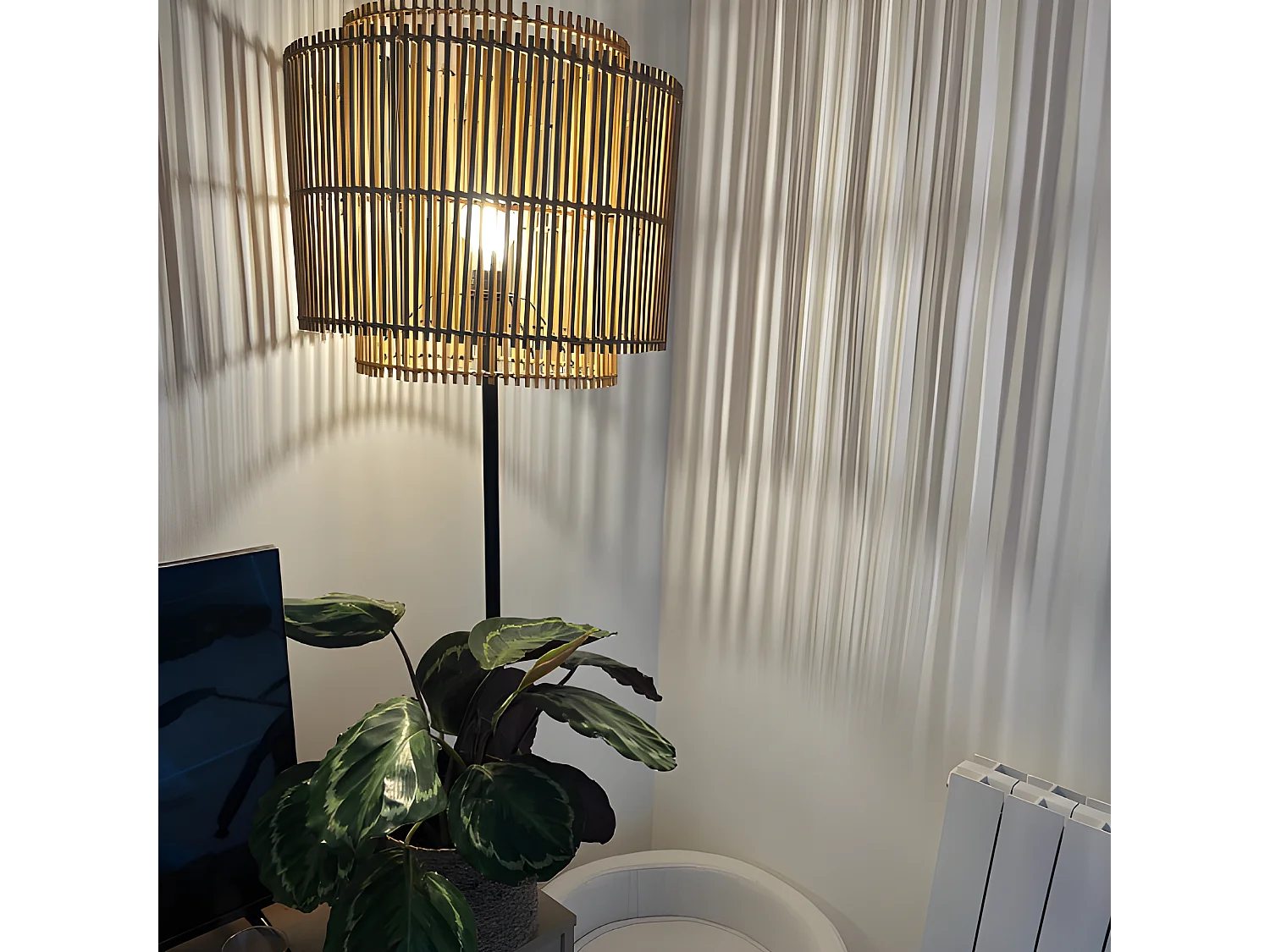 Lampada da terra D.40 x H.157,5 cm in Bambù e Metallo Nero Etnica - PARANA