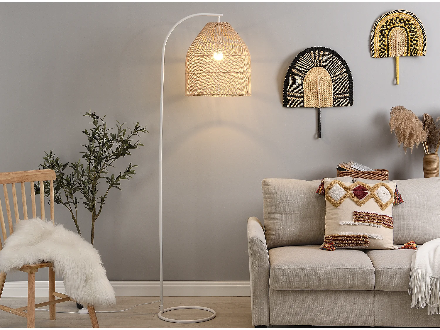 Lampadaire ethnique en fer et rotin - H.177 cm - naturel et blanc - PARNAIBA
