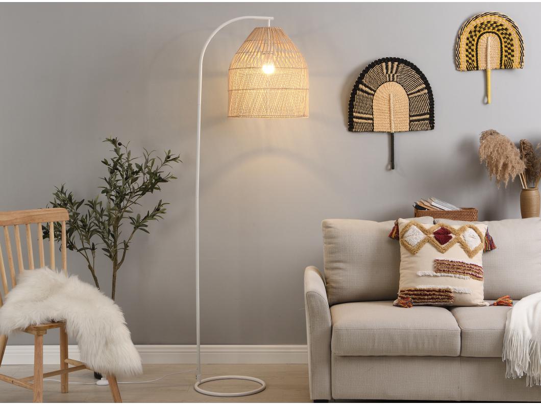 Lampadaire ethnique en fer et rotin - H.177 cm - naturel et blanc - PARNAIBA