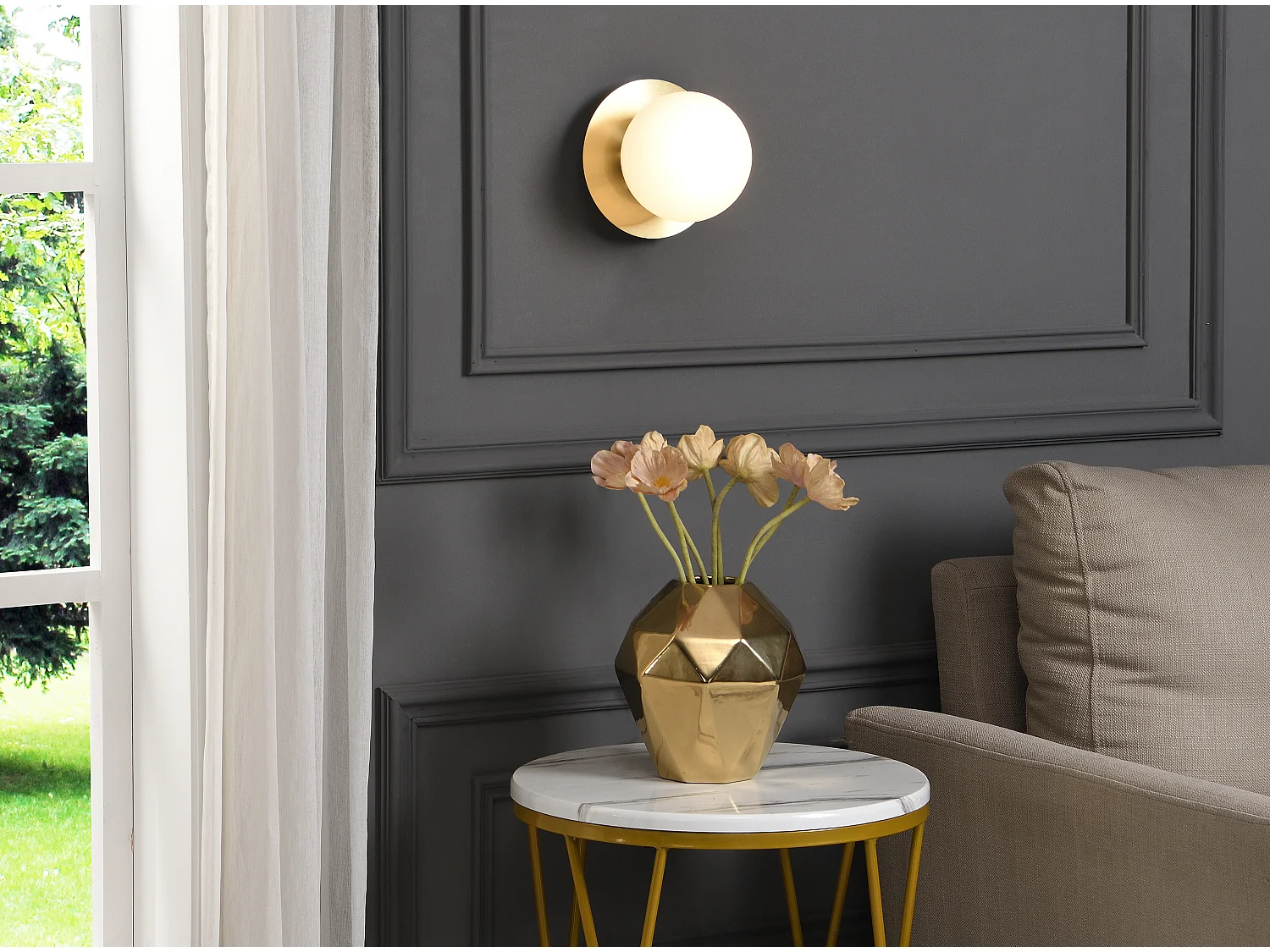 Applique murale art déco en laiton brossé et verre - H. 16 x L. 16 cm - GALENA