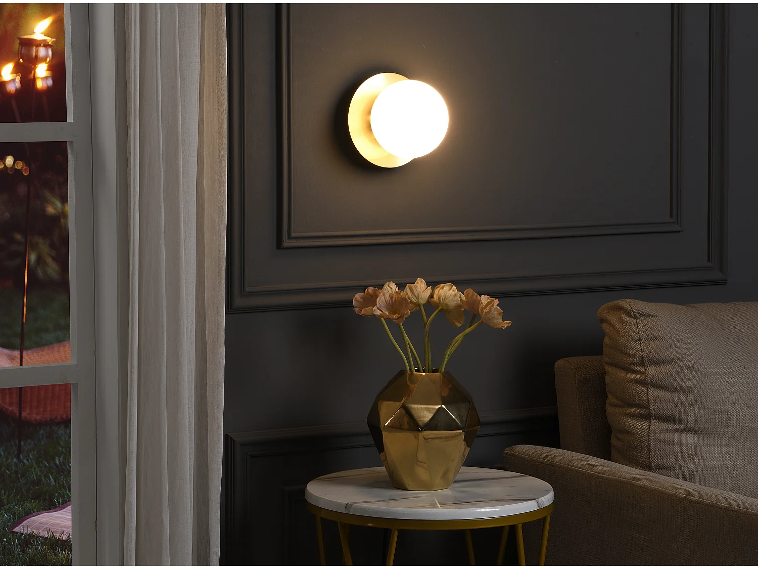 Applique murale art déco en laiton brossé et verre - H. 16 x L. 16 cm - GALENA