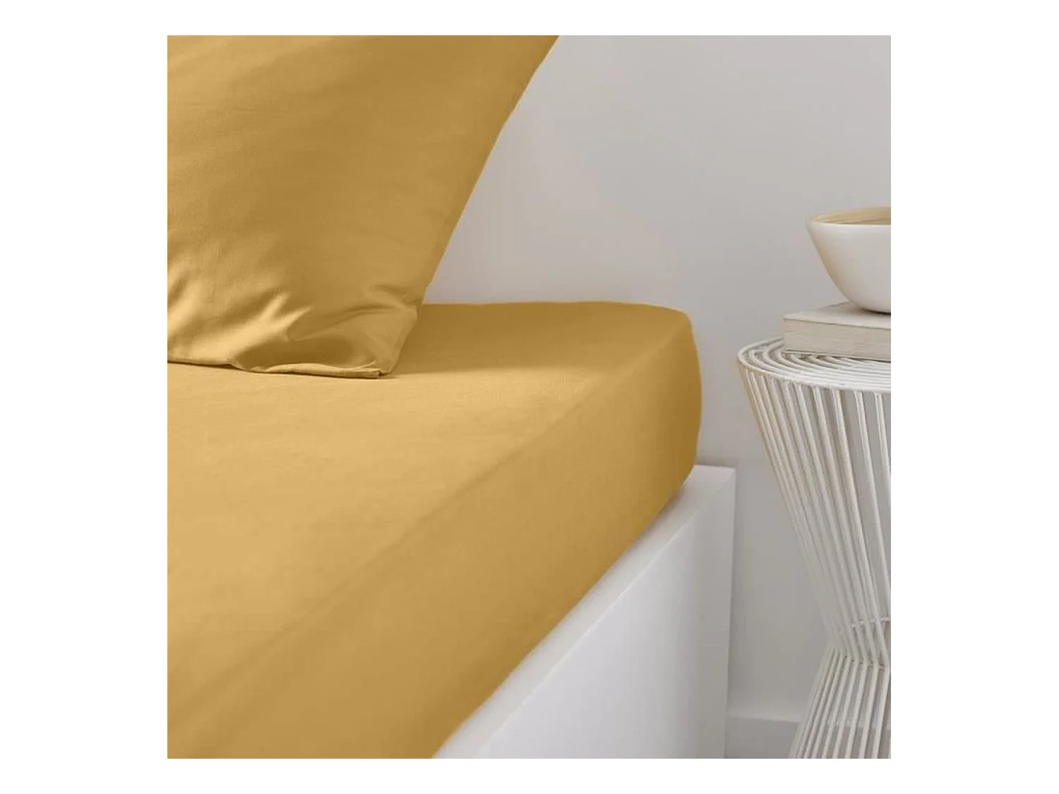 Drap inférieur réglable 100% coton qualité 144 fils, en couleurs unies. Ocre 135x200cm
