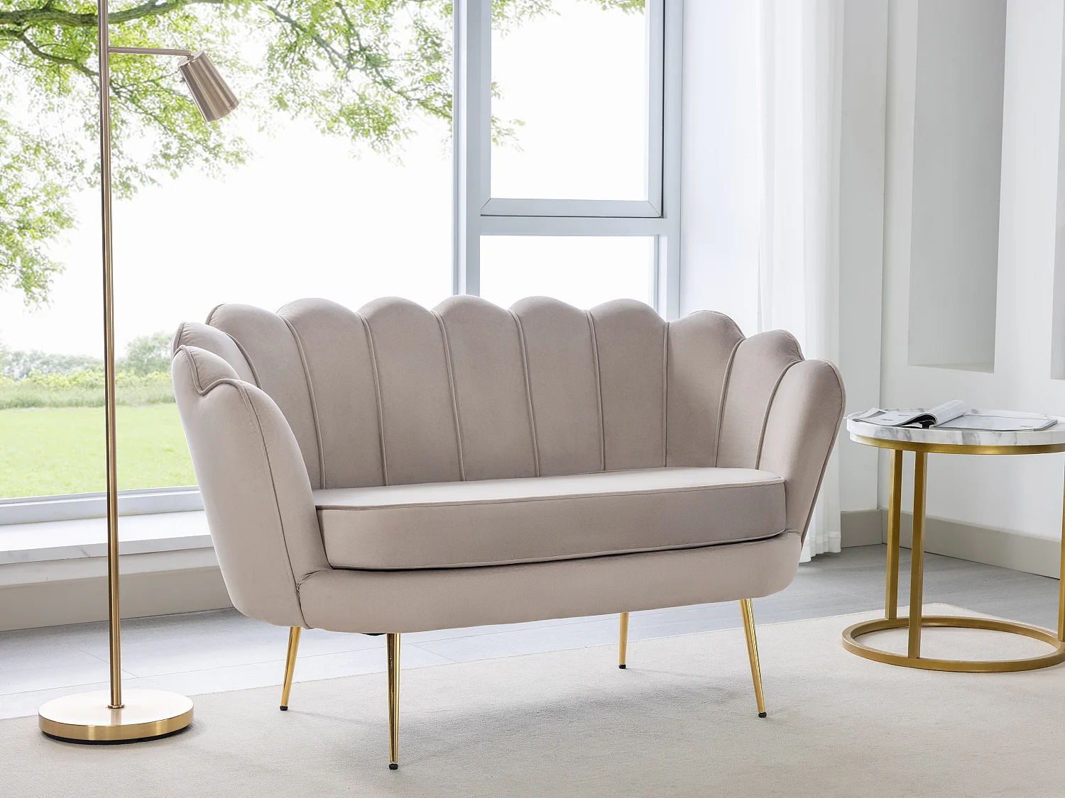 Canapé 2 places coquillage en velours taupe DANDELION de Pascal Morabito